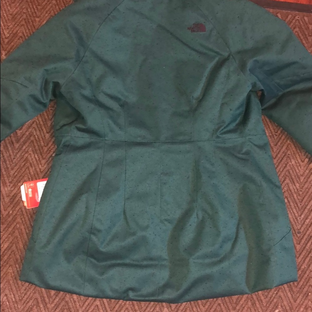 The North Face winter coat - Picture 8 of 8